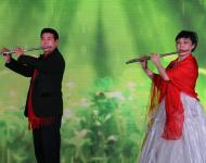 团拜会上还进行了精彩的文艺演出。